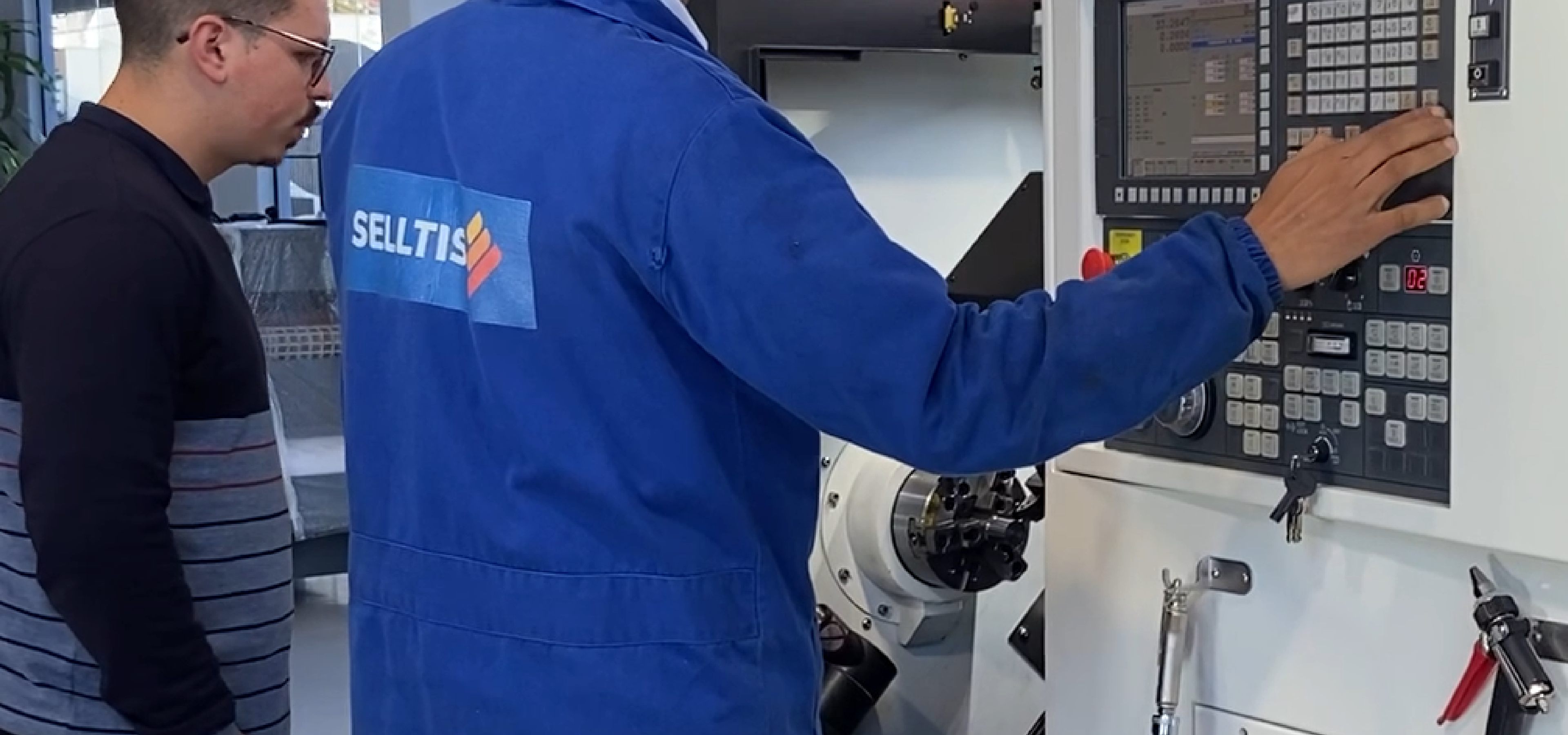 <b>TREINAMENTOS ESPECIALIZADOS</b> E COMPLETOS